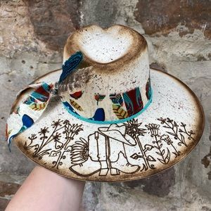 New ”Boots” Rockin C Bone Splatter Hand Burned hat Sz Large